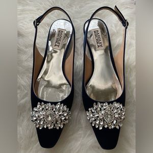 New! Badgley Mischka Satin Kitten Heels